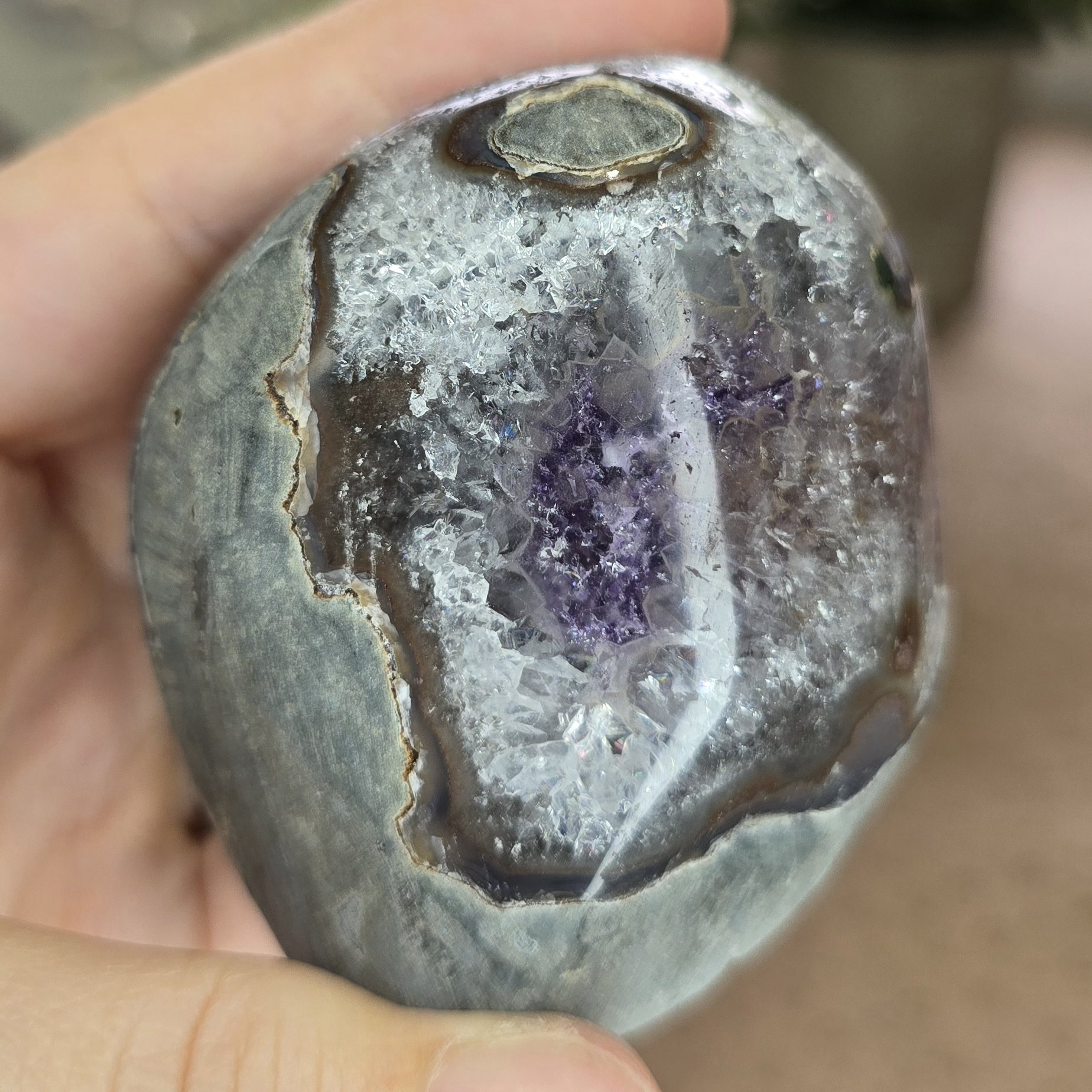 Sugar Amethyst Cut Base With Crystal Pockets (Approx 240g) - Image 4