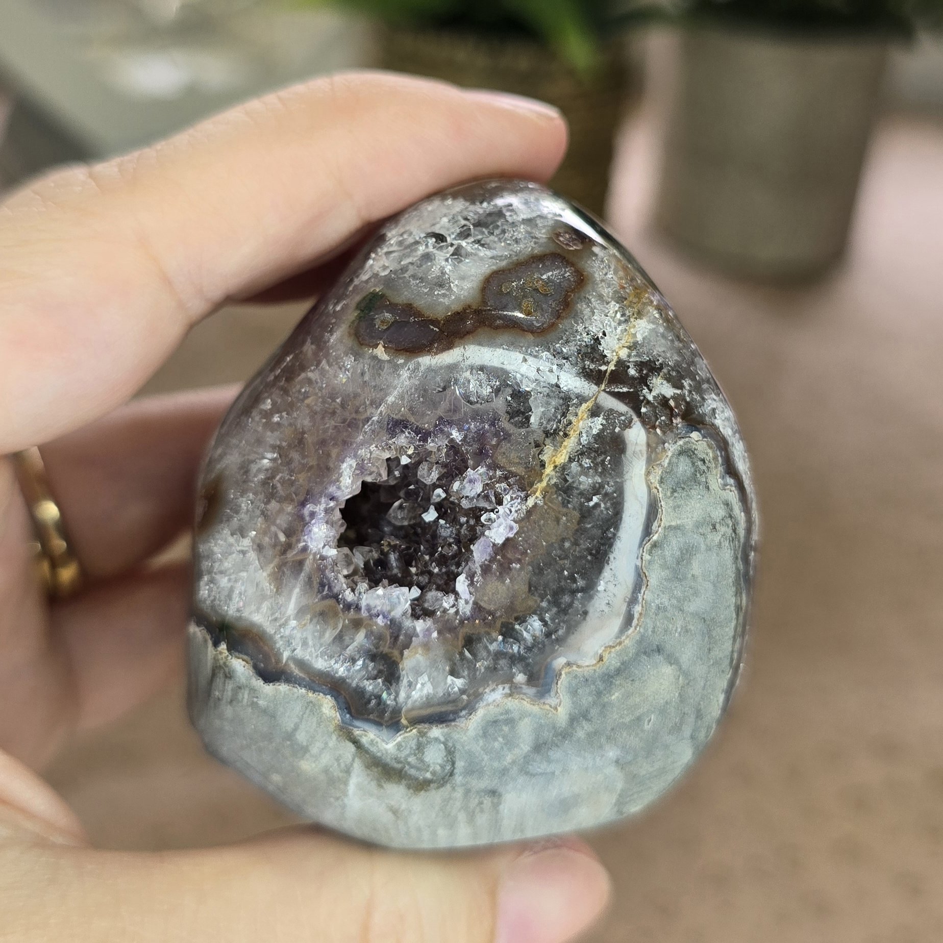 Sugar Amethyst Cut Base With Crystal Pockets (Approx 240g) - Image 5