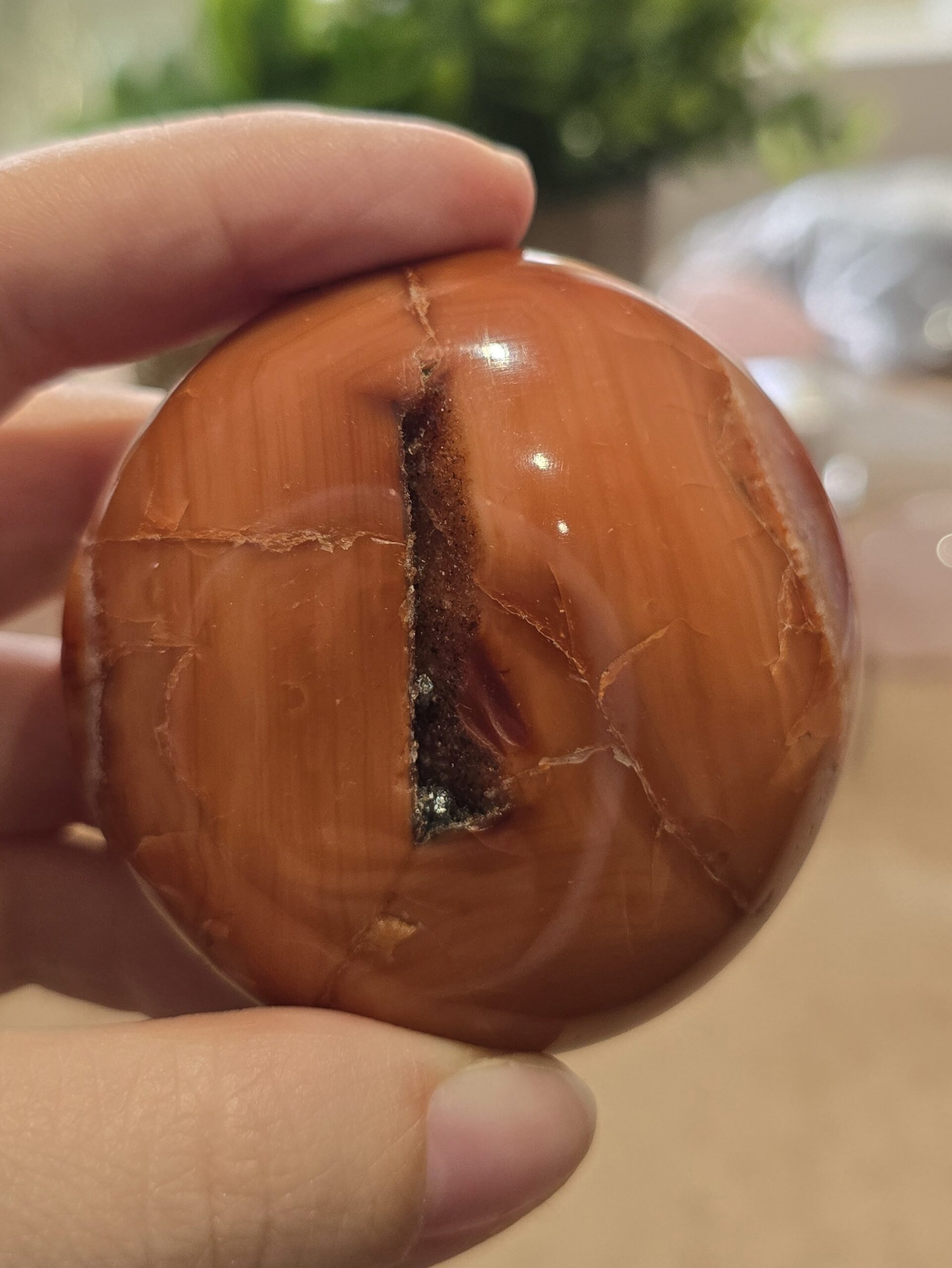 Natural Carnelian Palm Stone with Druzy Pocket – 61mm - Image 3
